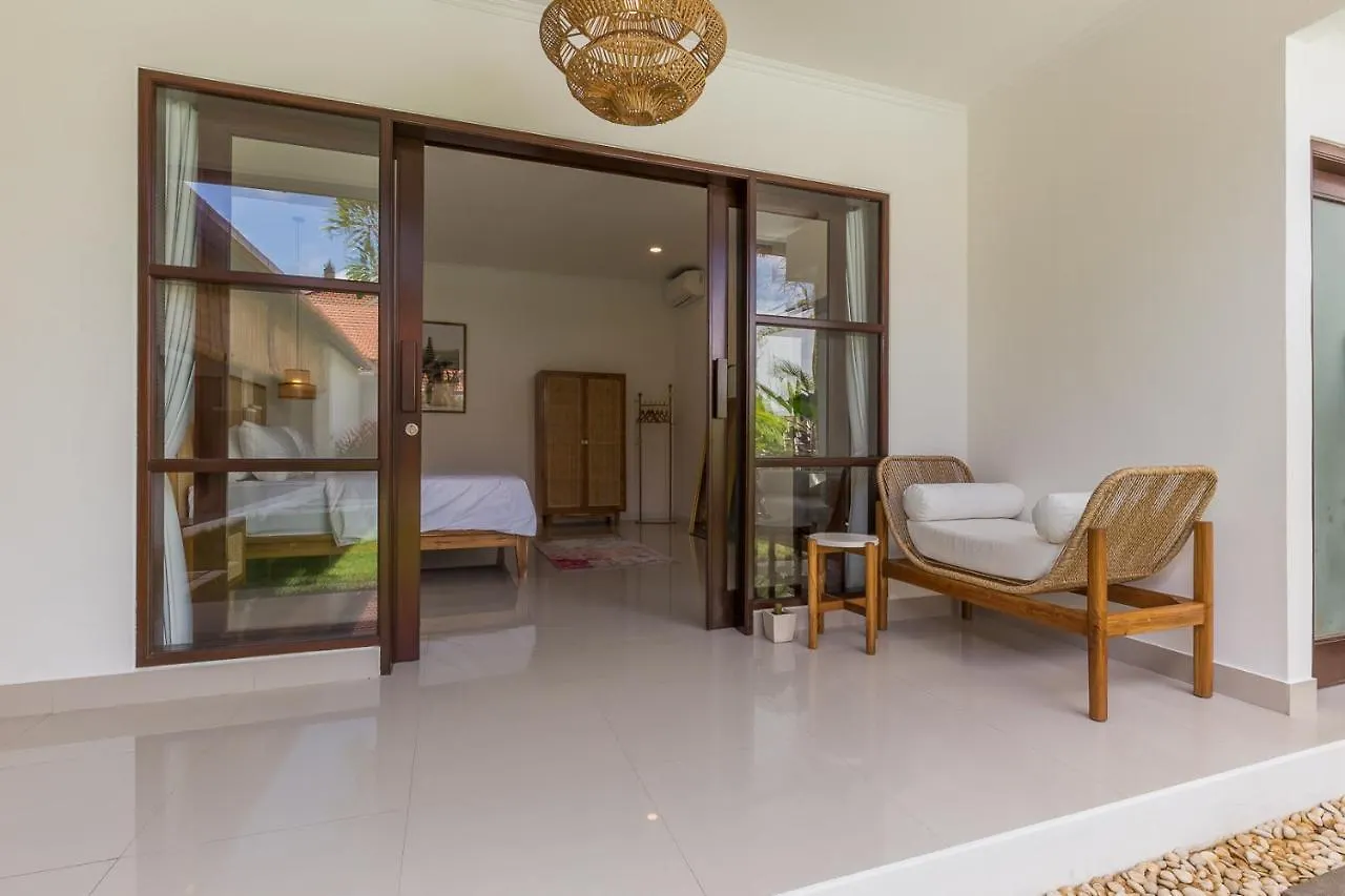 Charming 3 Bedrooms Villa Beach Walking Distance Seminyak Indonesië