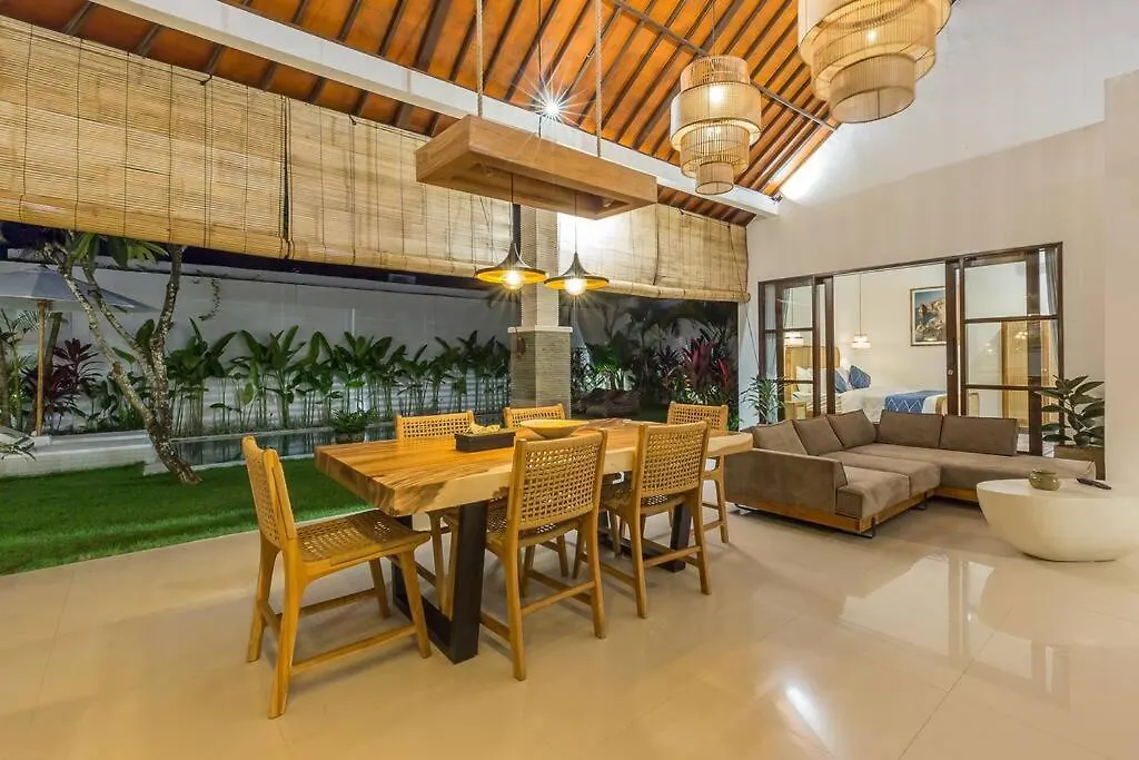 Charming 3 Bedrooms Villa Beach Walking Distance Seminyak
