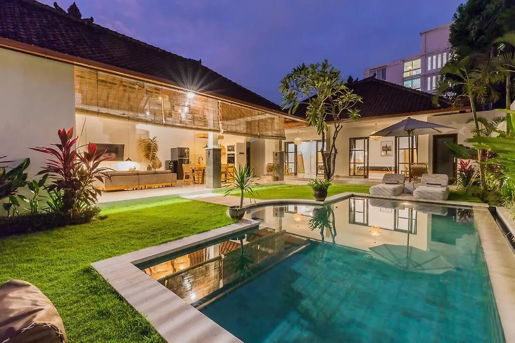 Charming 3 Bedrooms Villa Beach Walking Distance Seminyak