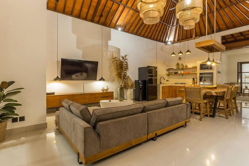 Charming 3 Bedrooms Villa Beach Walking Distance Seminyak